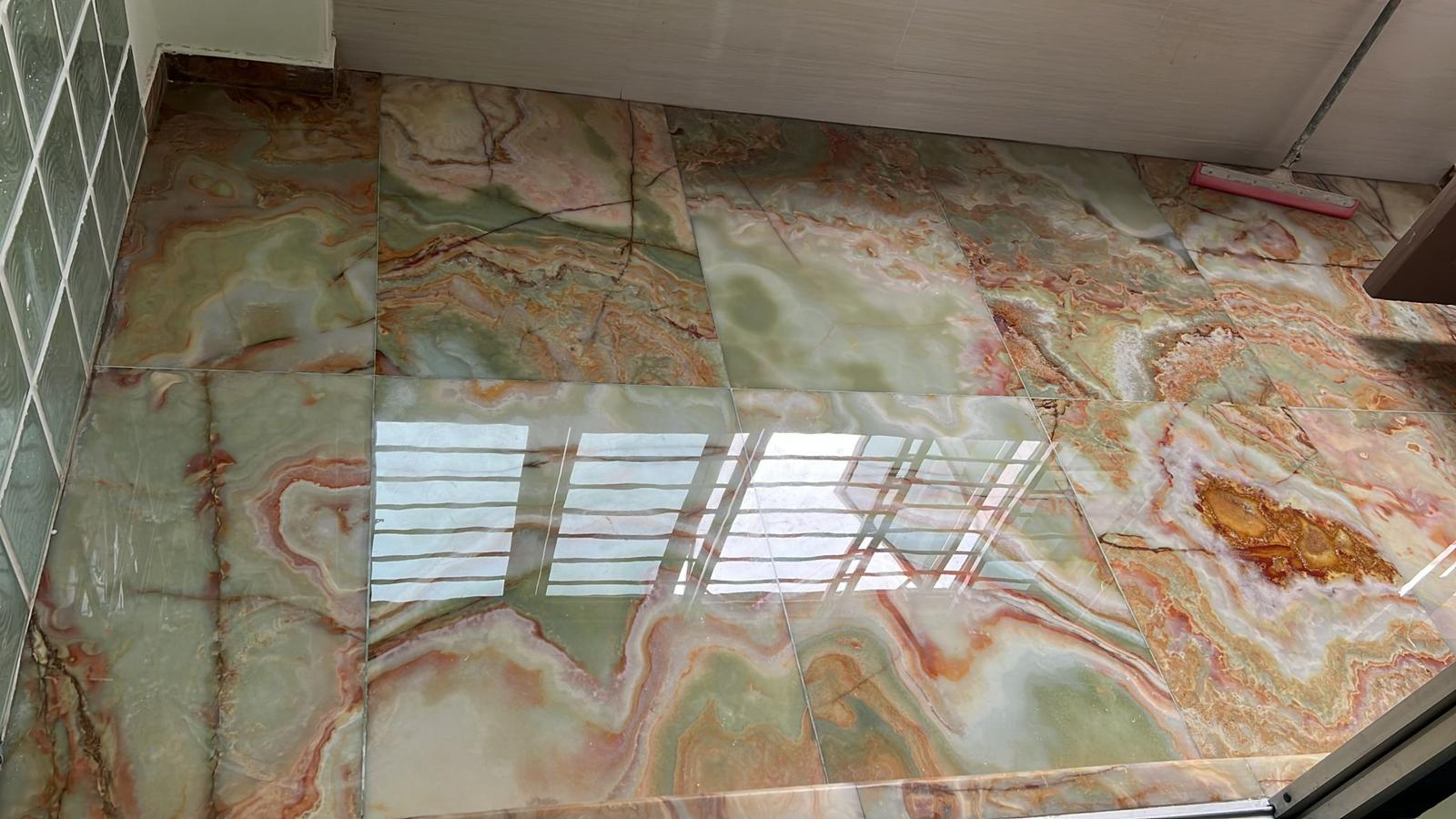 Professional at Homogeneous Tiles Polishing Service at Singapore